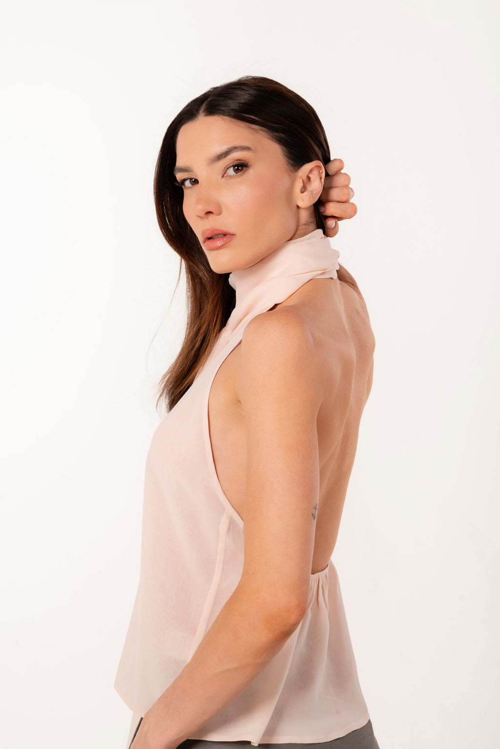 ÉXI-MIA HALTER-TOP AUS HELLROSA SEIDE