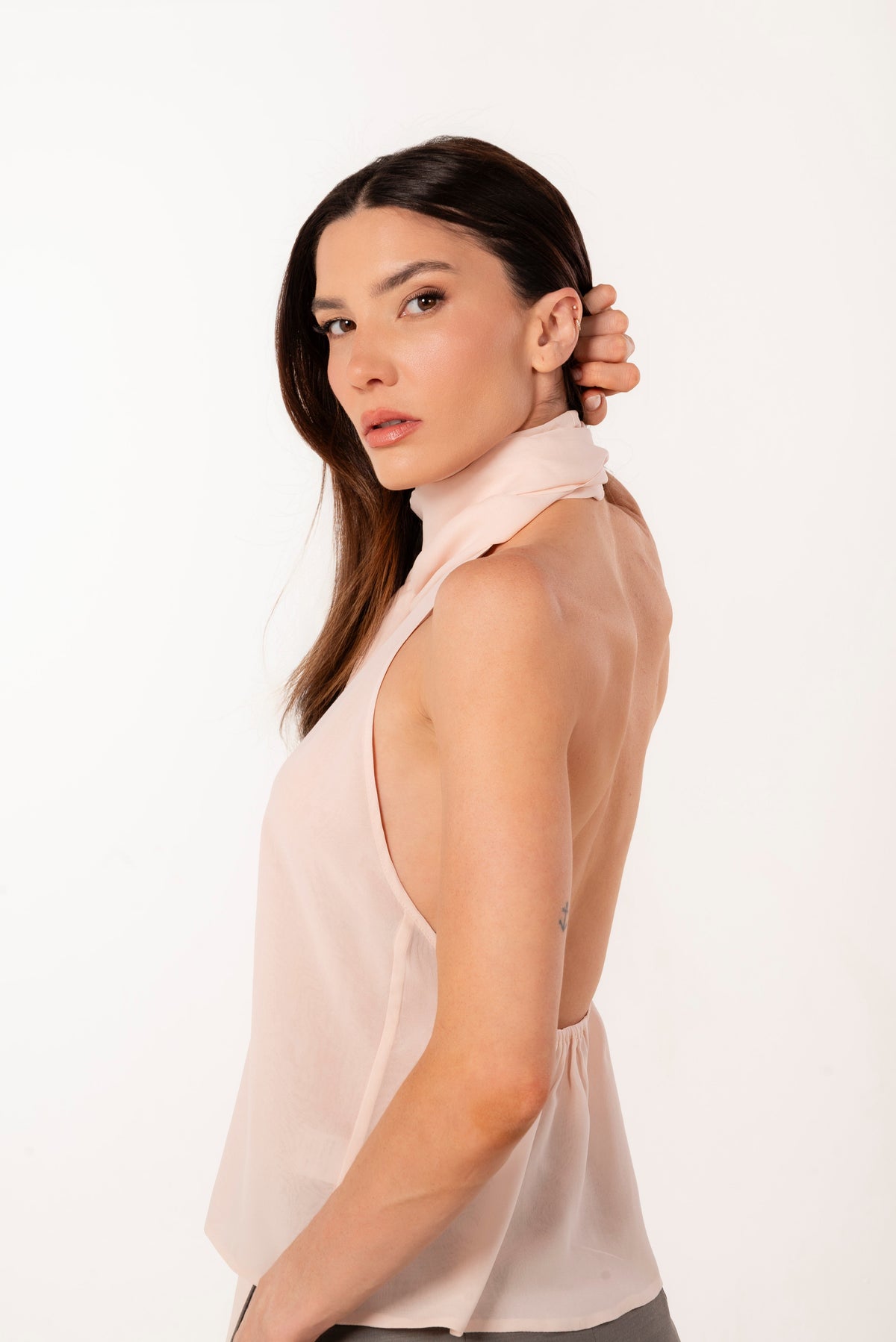 ÉXI-MIA HALTER-TOP AUS HELLROSA SEIDE