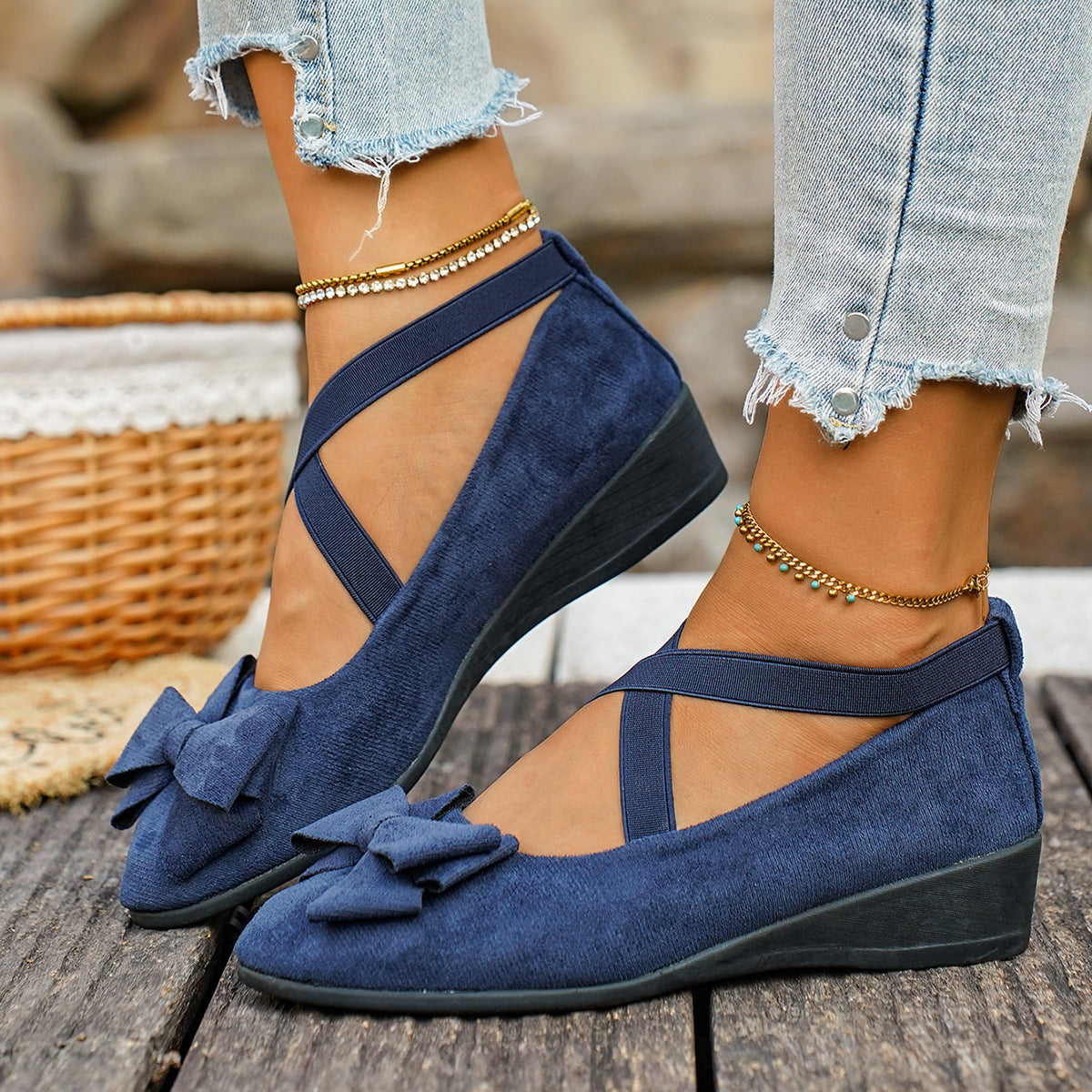 Mocassins compensés en suédine à nœud Elara pour femme Fiorelle – Chaussures à enfiler confortables avec brides croisées élastiques (US 5–10,5)