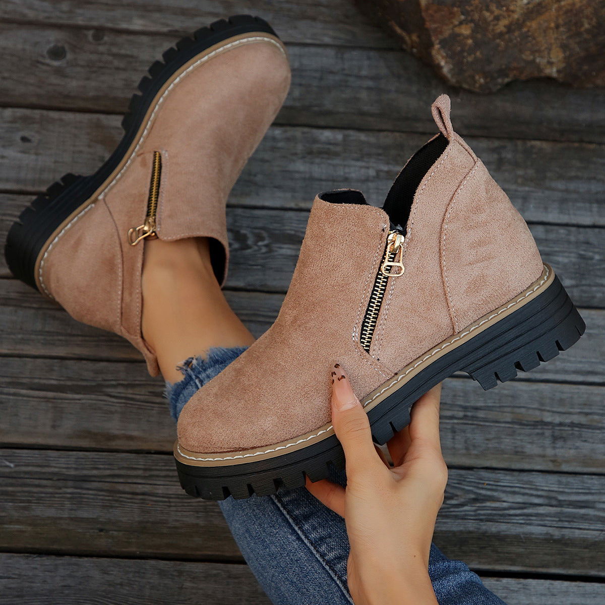 Fiorelle Damen Metro Chelsea Boots – Wildleder-Stiefeletten mit seitlichem Reißverschluss und Blockabsatz (US 5–10,5)