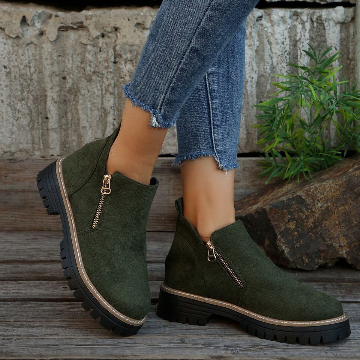 Fiorelle Damen Metro Chelsea Boots – Wildleder-Stiefeletten mit seitlichem Reißverschluss und Blockabsatz (US 5–10,5)