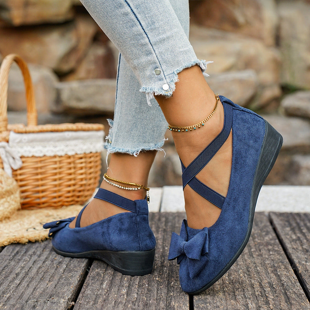 Mocassins compensés en suédine à nœud Elara pour femme Fiorelle – Chaussures à enfiler confortables avec brides croisées élastiques (US 5–10,5)