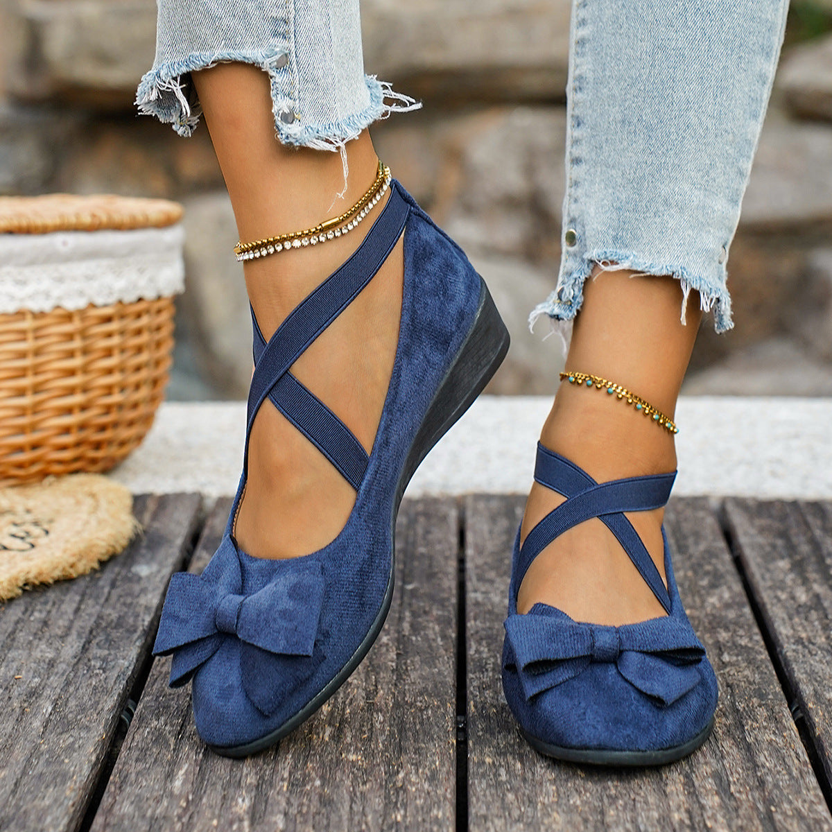 Mocassins compensés en suédine à nœud Elara pour femme Fiorelle – Chaussures à enfiler confortables avec brides croisées élastiques (US 5–10,5)