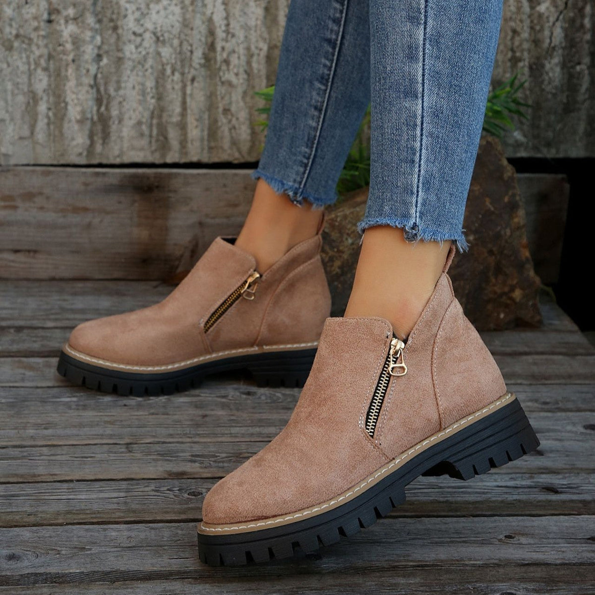 Fiorelle Damen Metro Chelsea Boots – Wildleder-Stiefeletten mit seitlichem Reißverschluss und Blockabsatz (US 5–10,5)