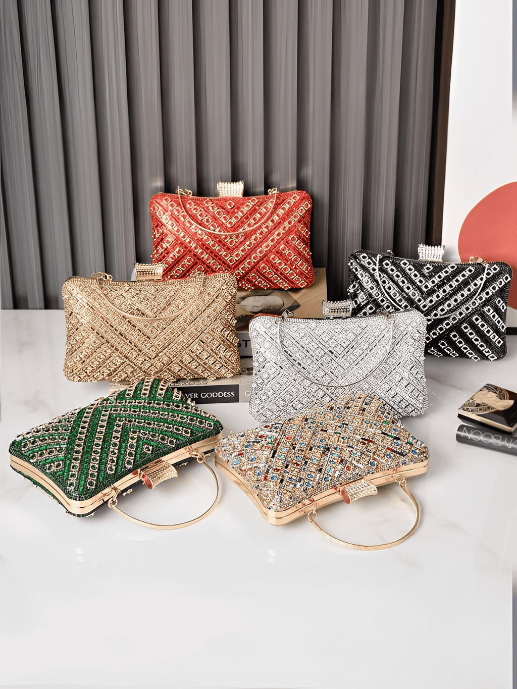 Pochette de soirée cristal pour femme avec bretelles amovibles – Nayra