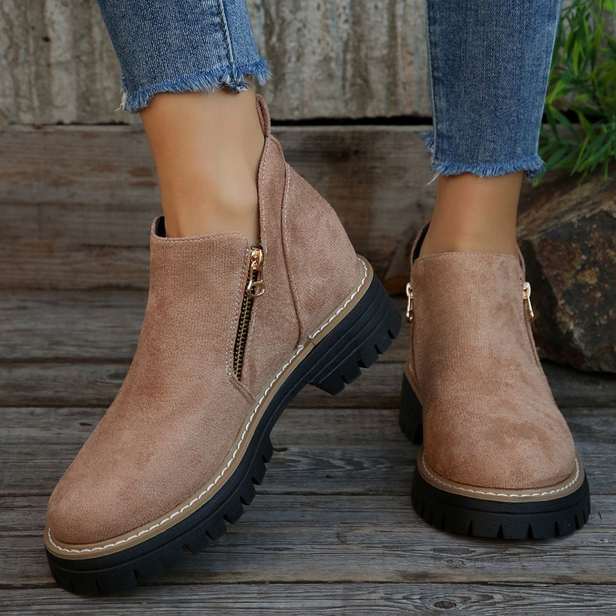 Fiorelle Damen Metro Chelsea Boots – Wildleder-Stiefeletten mit seitlichem Reißverschluss und Blockabsatz (US 5–10,5)