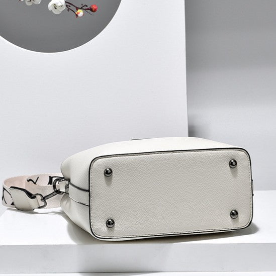 Fiorelle Damen-Beuteltasche mit Signature-Schnalle – Hochwertige, wandelbare Schulter- & Umhängetasche mit architektonischer Silhouette & gehobenem Minimalismus