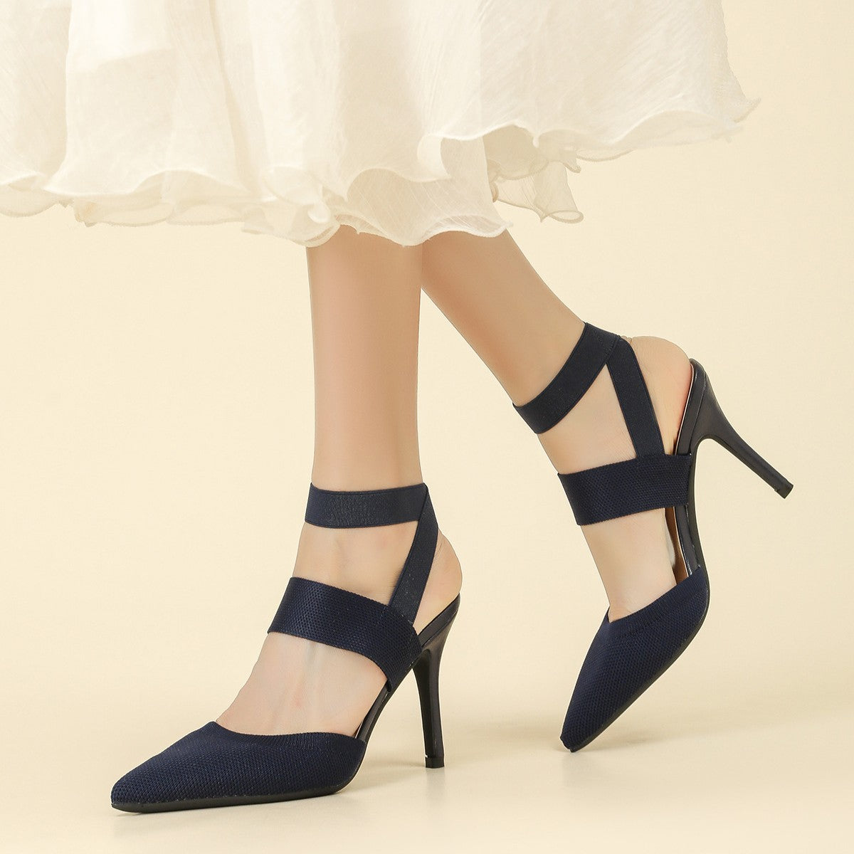 Escarpins à talons aiguilles Fiorelle Amara pour femme en tissu à bride de cheville – Talons élégants à bout pointu et côtés ajourés (US 4–10,5)