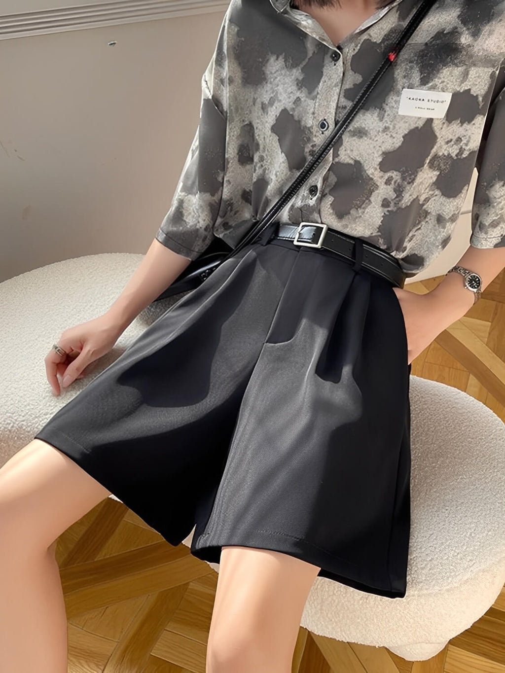 Bermuda tailleur taille haute pour femme avec plis élégants et poches - Carola