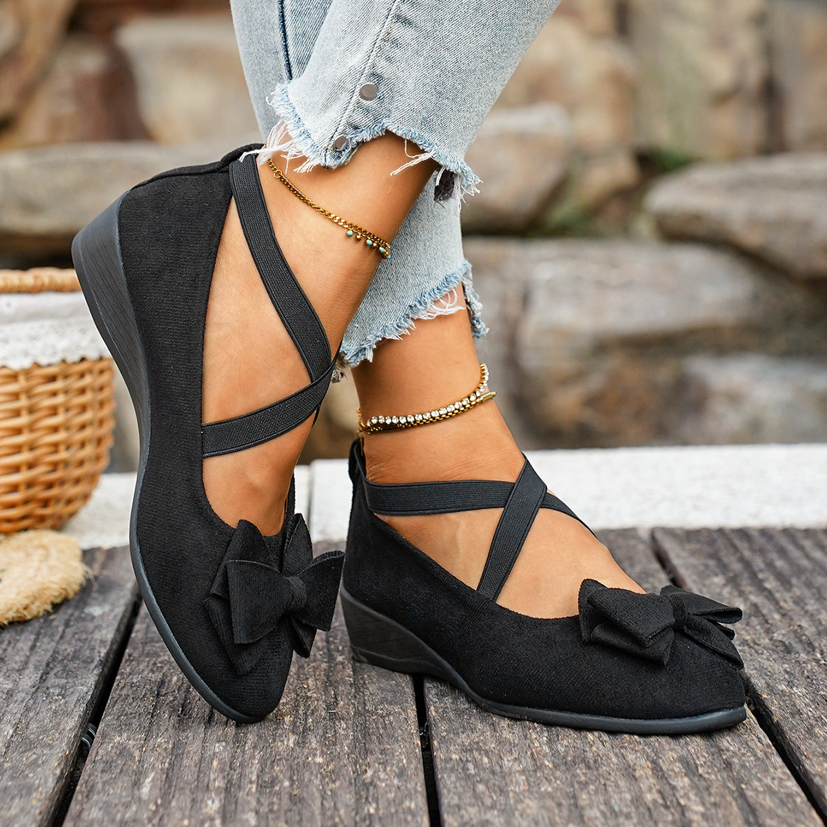 Mocassins compensés en suédine à nœud Elara pour femme Fiorelle – Chaussures à enfiler confortables avec brides croisées élastiques (US 5–10,5)