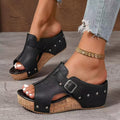 Fiorelle Damen RetroBay Peep-Toe Keilsandaletten mit Schnalle – Plateau-Strandschuhe mit Nietendetails (US 5–10,5)