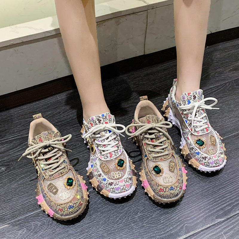 Fiorelle Damen Lumira bestickte Buchstaben Mesh-Plateau-Sneaker – Chunky-Sohle mit Strass-Details, modische Luxus-Sneaker (US 4–10,5)