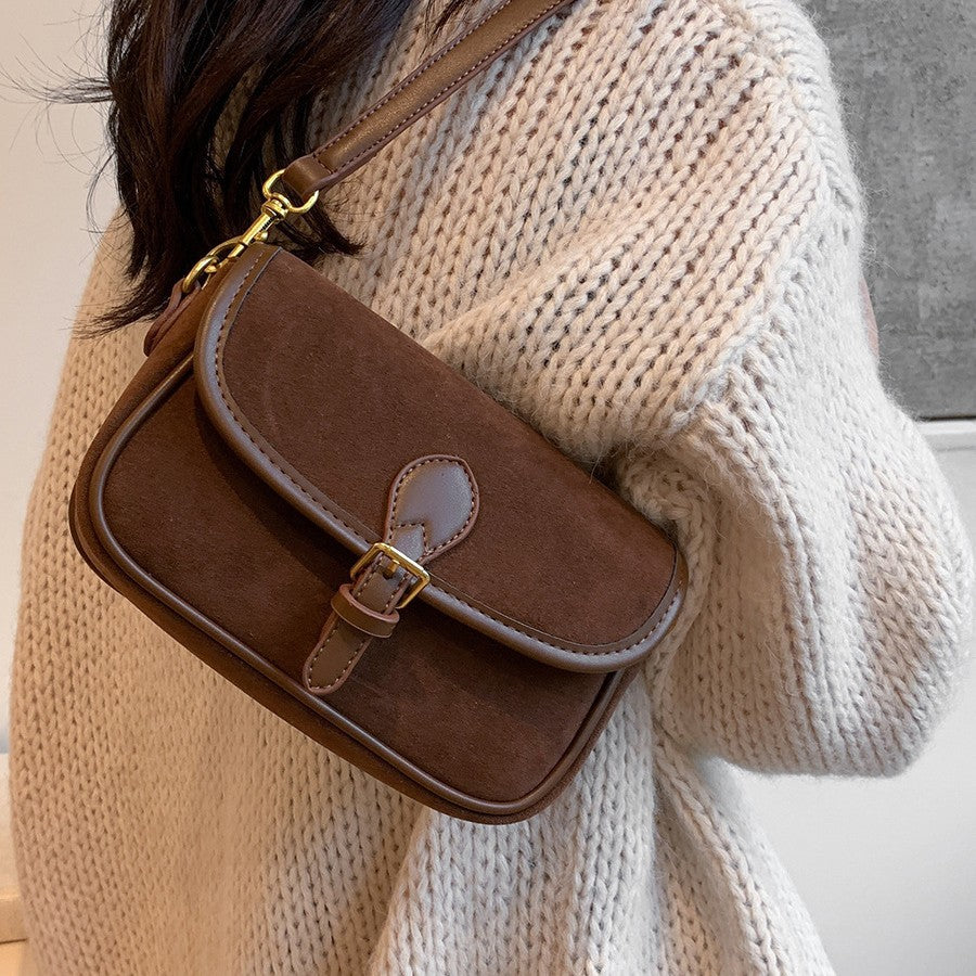 Fiorelle Damen-Satteltasche Luxe Sling Bag – Matte Vintage-Umhängetasche mit Signature-Schnalle & verstellbarem Tragegurt