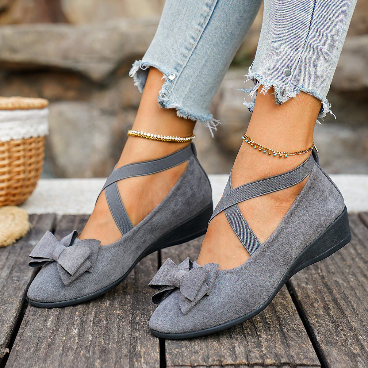 Mocassins compensés en suédine à nœud Elara pour femme Fiorelle – Chaussures à enfiler confortables avec brides croisées élastiques (US 5–10,5)