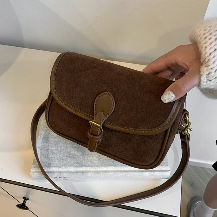 Fiorelle Damen-Satteltasche Luxe Sling Bag – Matte Vintage-Umhängetasche mit Signature-Schnalle & verstellbarem Tragegurt