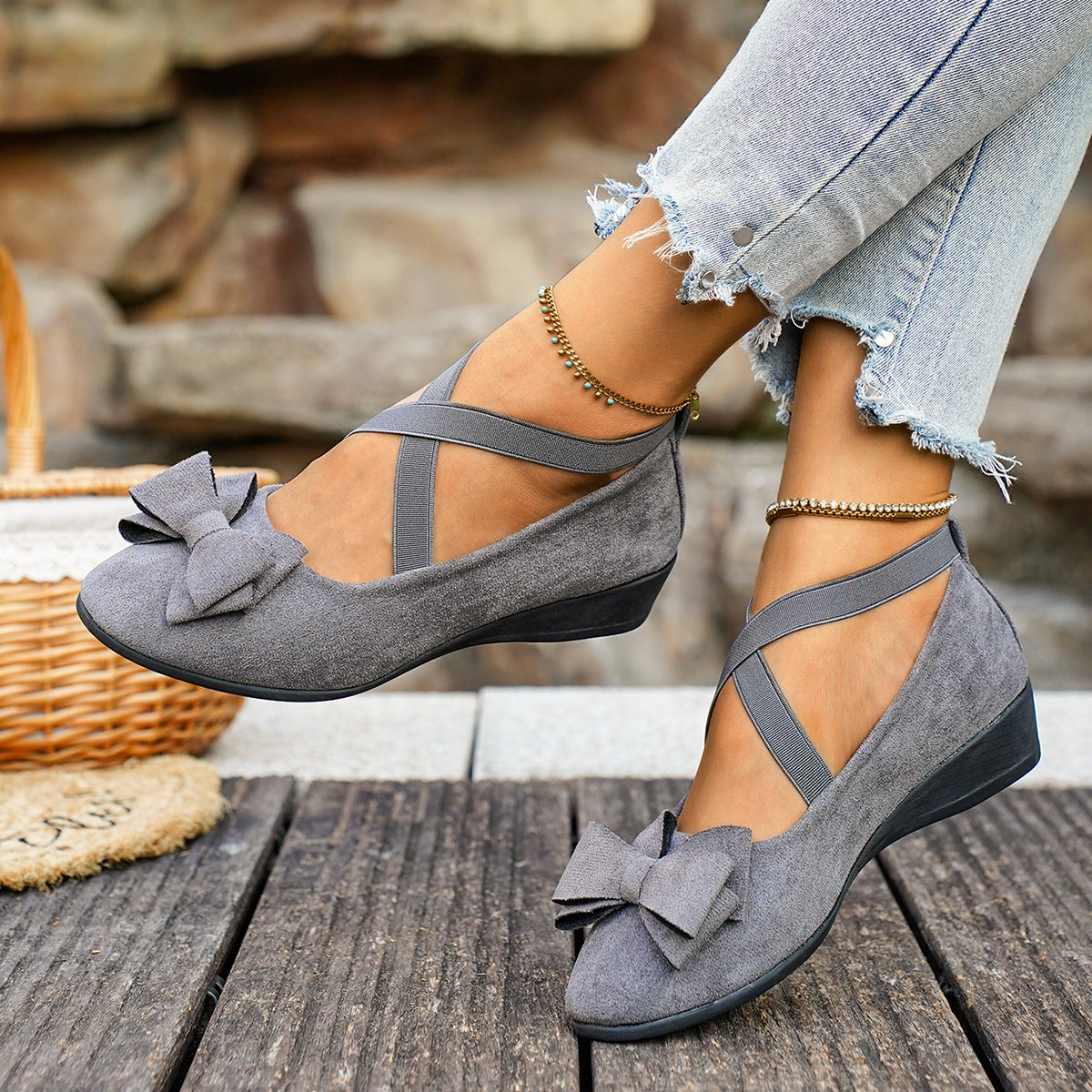 Mocassins compensés en suédine à nœud Elara pour femme Fiorelle – Chaussures à enfiler confortables avec brides croisées élastiques (US 5–10,5)