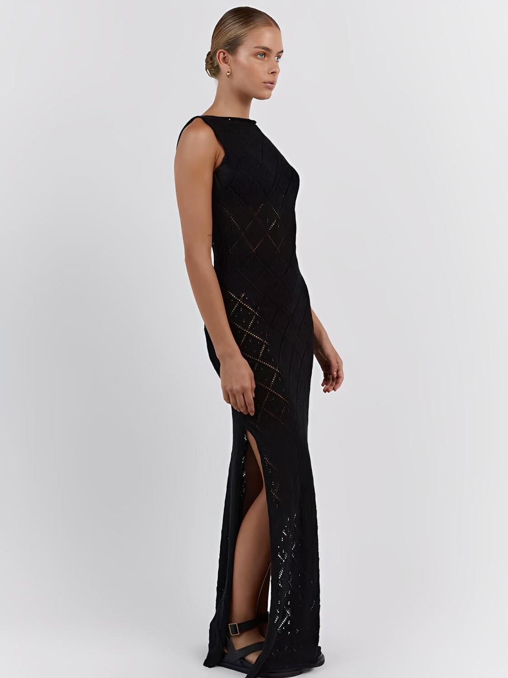 Robe longue au crochet ajouré avec fente latérale – Filipa