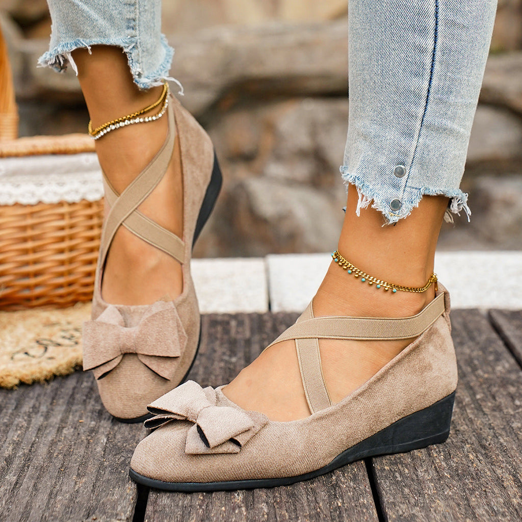Mocassins compensés en suédine à nœud Elara pour femme Fiorelle – Chaussures à enfiler confortables avec brides croisées élastiques (US 5–10,5)