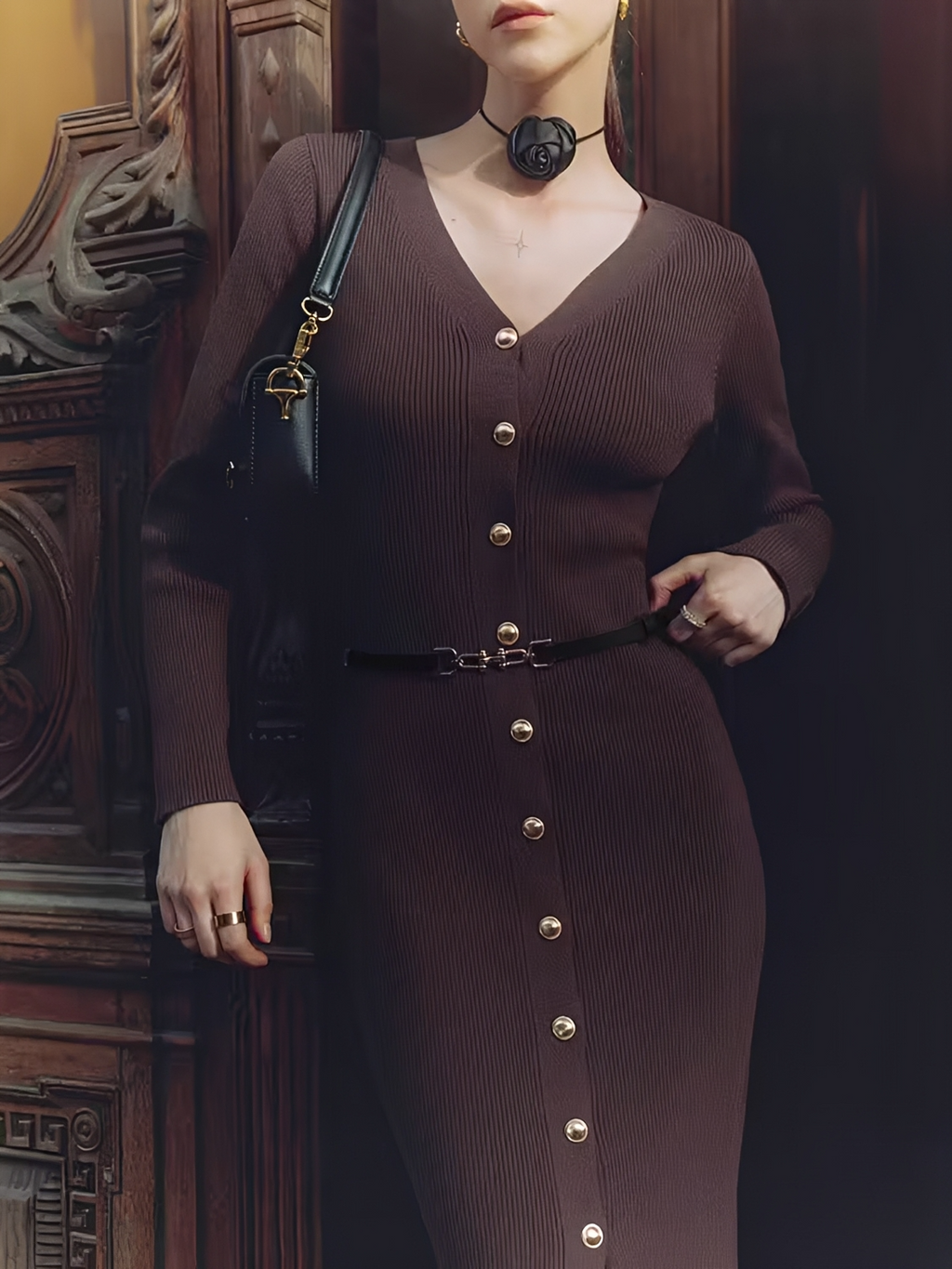 Robe midi côtelée à manches longues, col en V et boutons à l'avant - Iracema