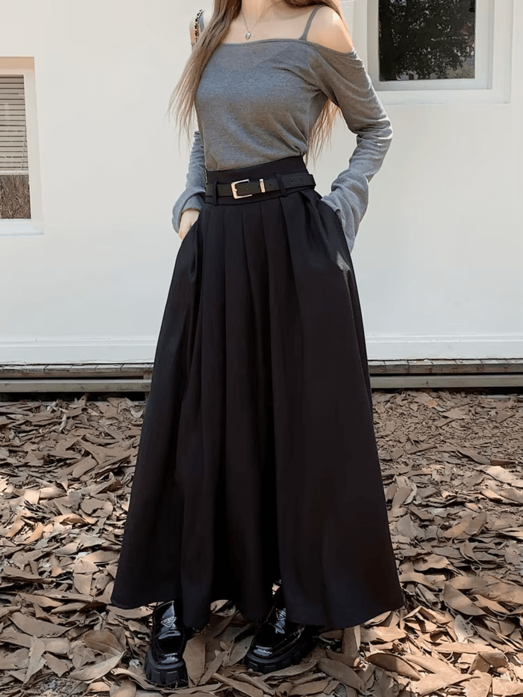 Jupe longue plissée structurée avec poches et taille haute – Anisha