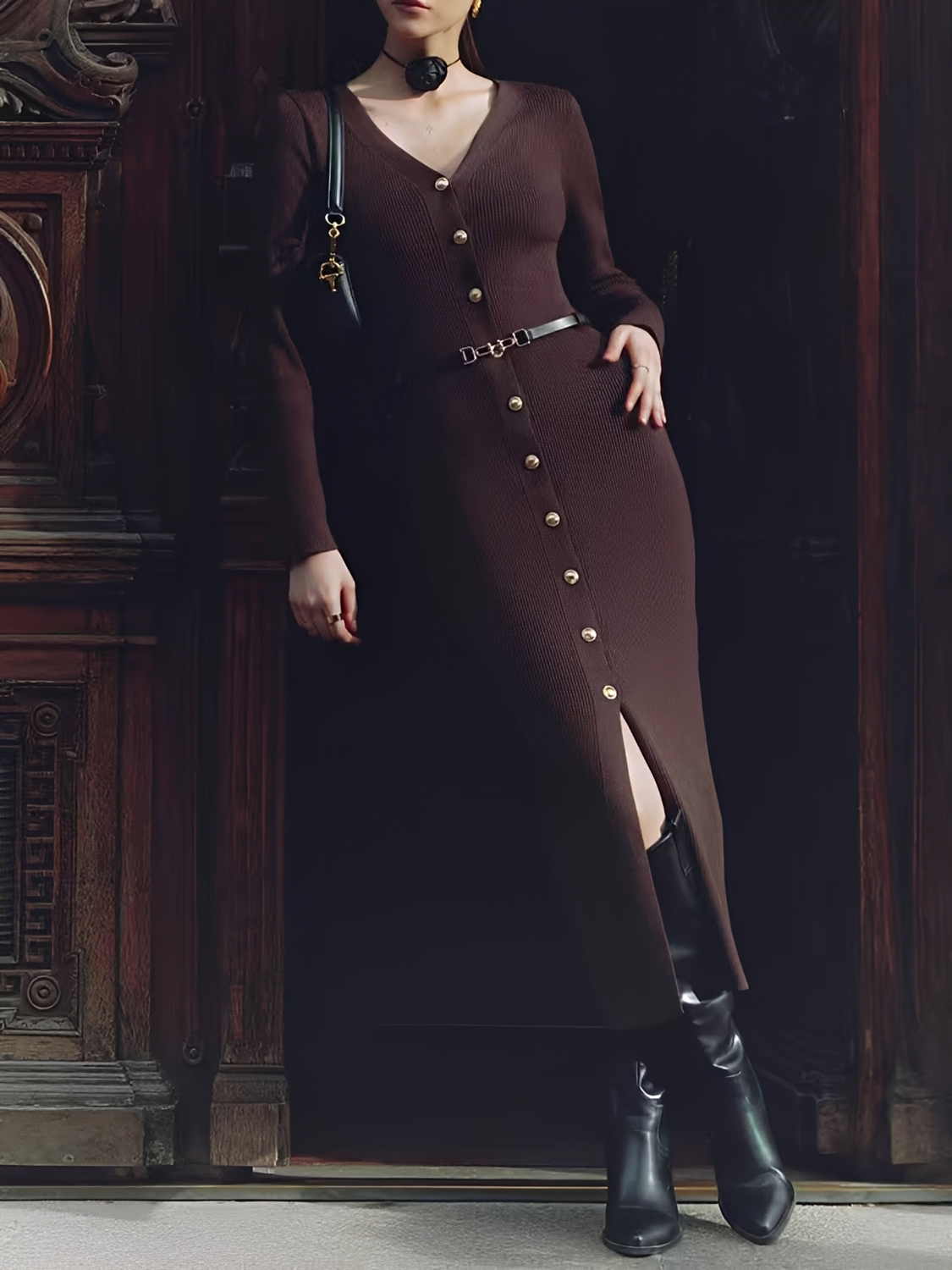 Robe midi côtelée à manches longues, col en V et boutons à l'avant - Iracema