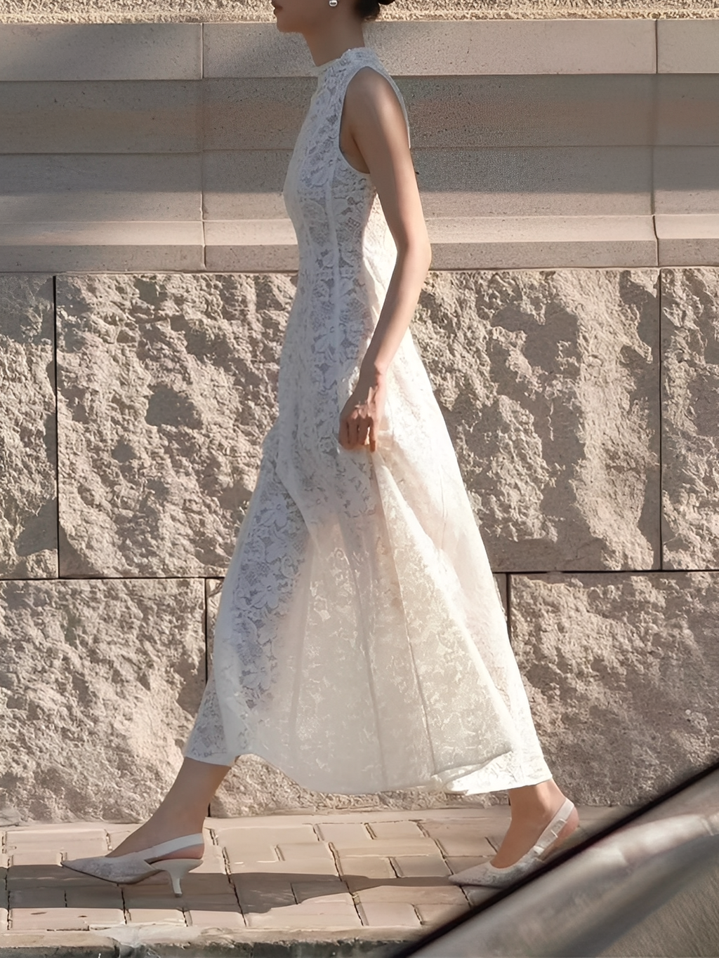 Robe midi ajustée en dentelle florale texturée – Carlota