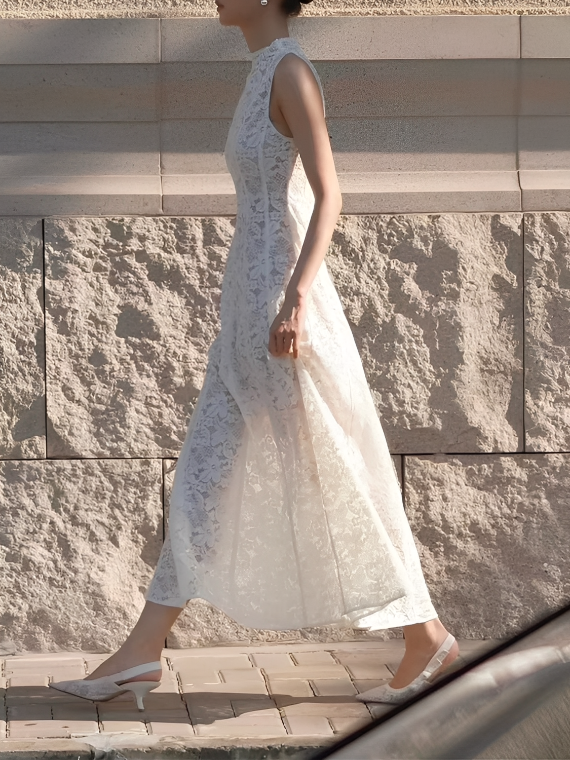 Robe midi ajustée en dentelle florale texturée – Carlota
