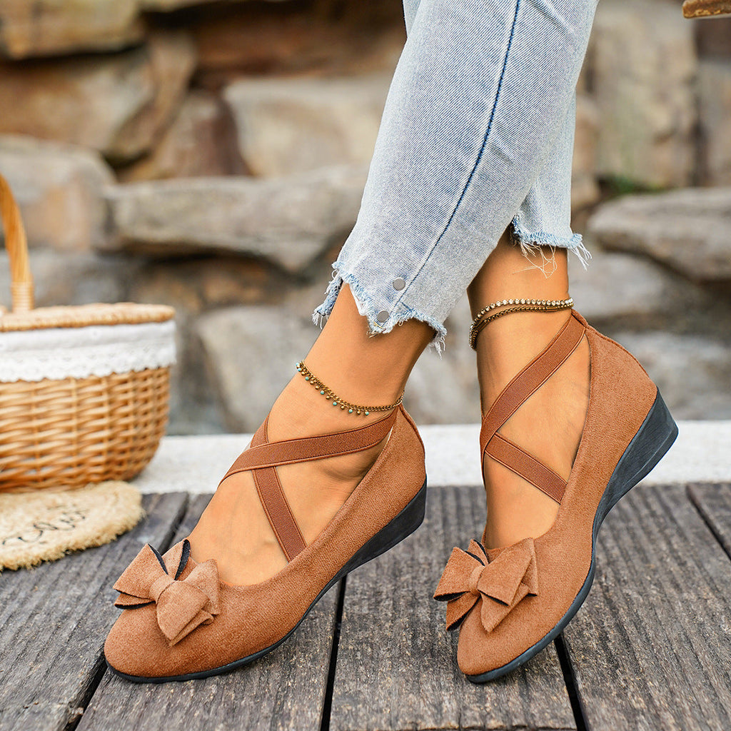 Mocassins compensés en suédine à nœud Elara pour femme Fiorelle – Chaussures à enfiler confortables avec brides croisées élastiques (US 5–10,5)