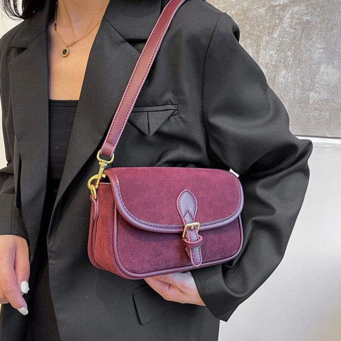 Fiorelle Damen-Satteltasche Luxe Sling Bag – Matte Vintage-Umhängetasche mit Signature-Schnalle & verstellbarem Tragegurt