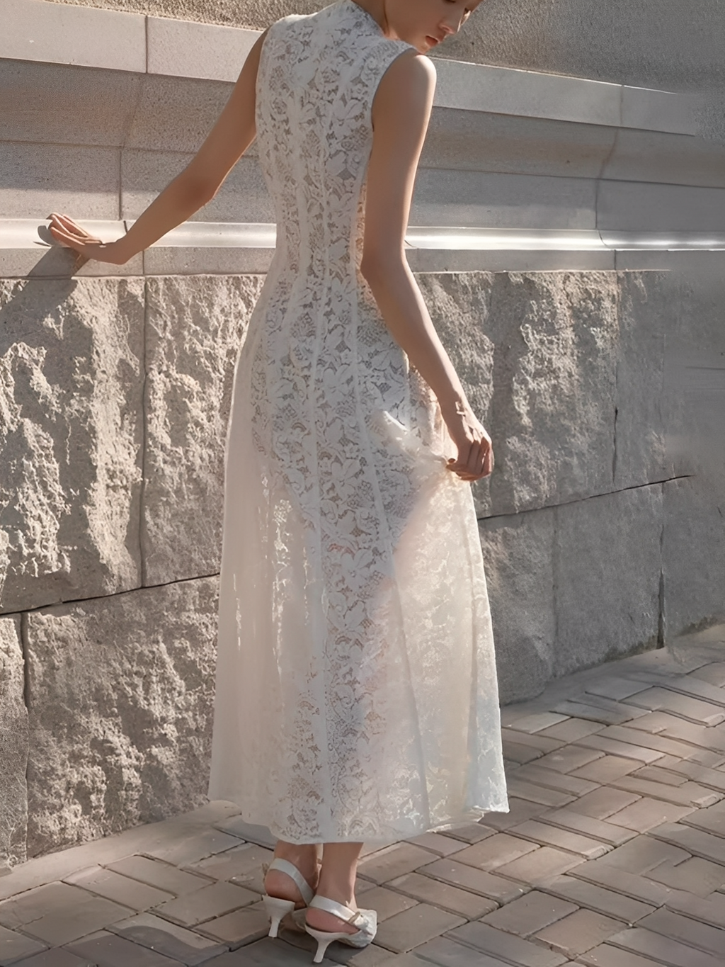 Robe midi ajustée en dentelle florale texturée – Carlota