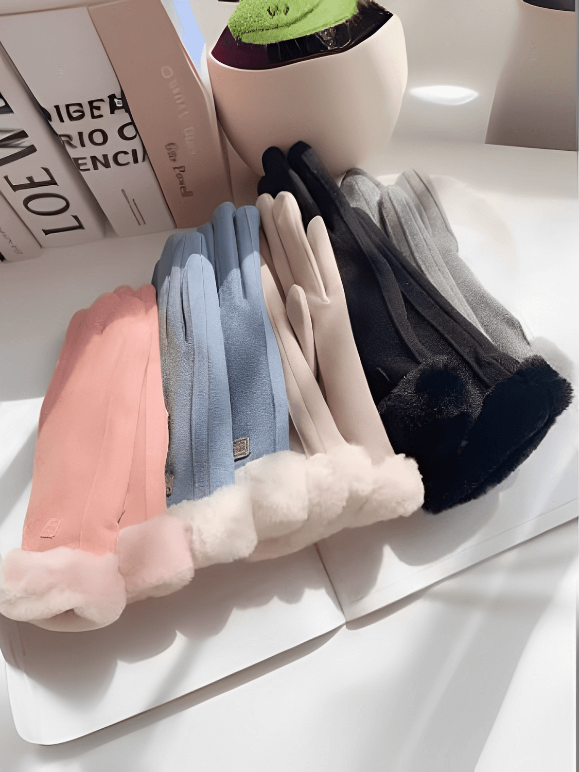 Thermal Suede Gloves with Plush Cuffs – Lourdes