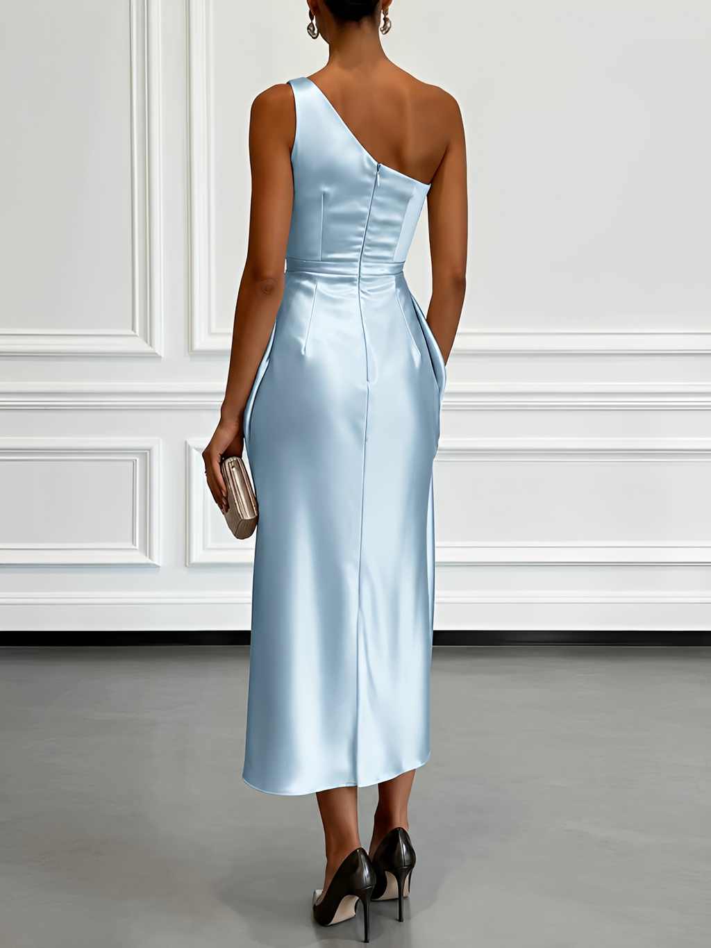 Figurbetontes Satin-Midikleid mit asymmetrischem Ausschnitt und eleganter Drapierung - Penelope