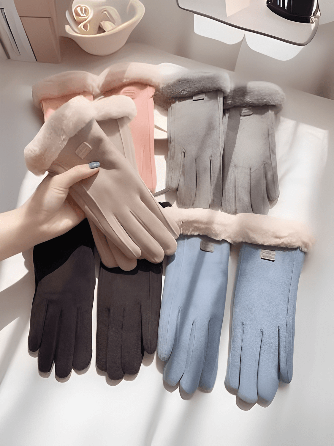 Thermal Suede Gloves with Plush Cuffs – Lourdes