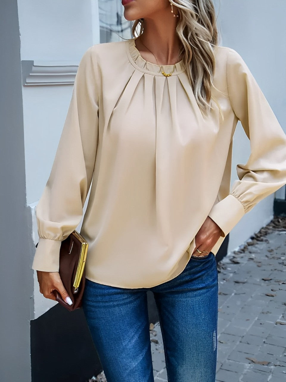 Gerafftes Shirt mit Rundhalsausschnitt und langen Ärmeln – Angelina