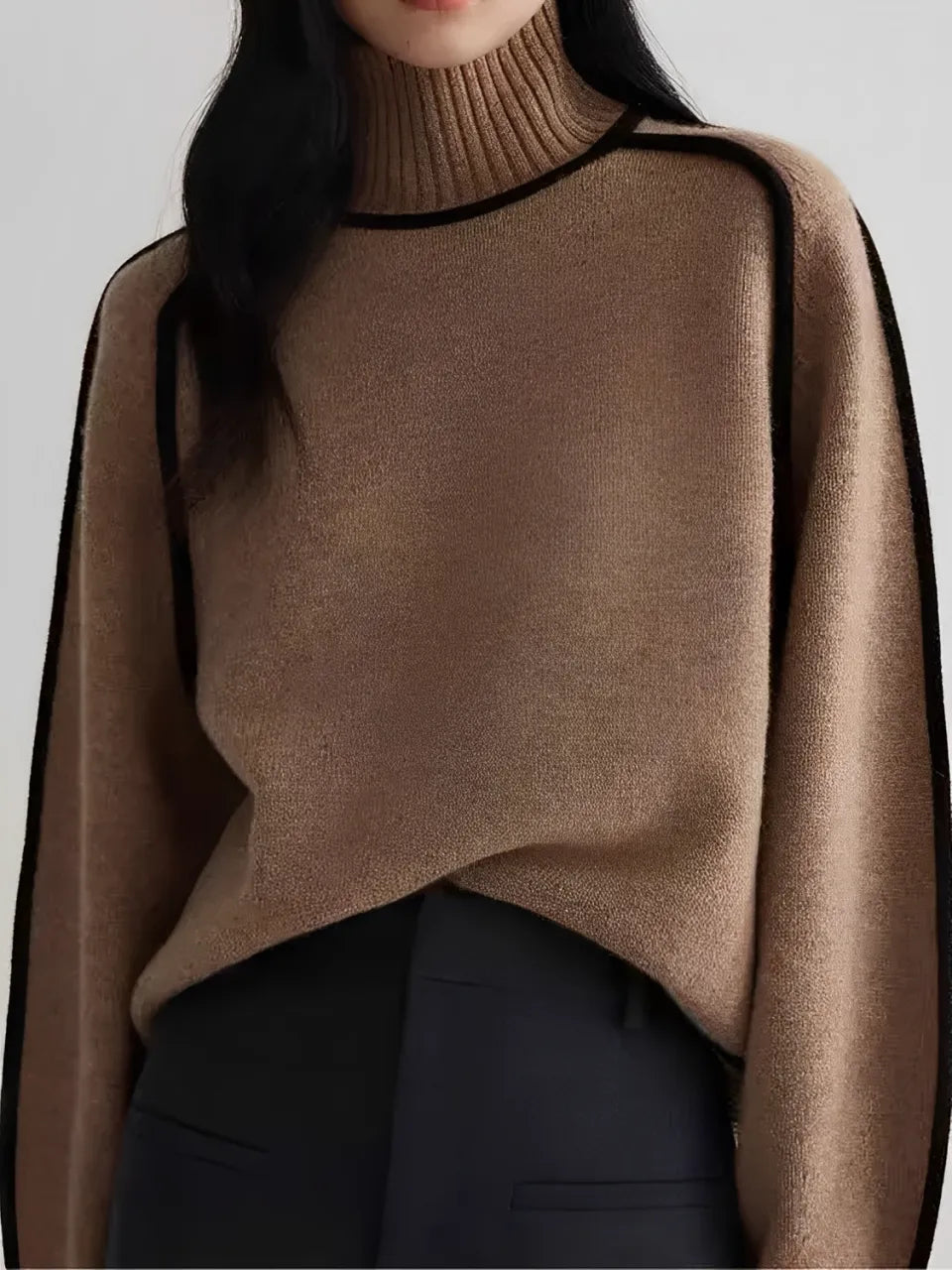 Gerippter Pullover mit Stehkragen und erhabenen 3D-Streifen - Natalie