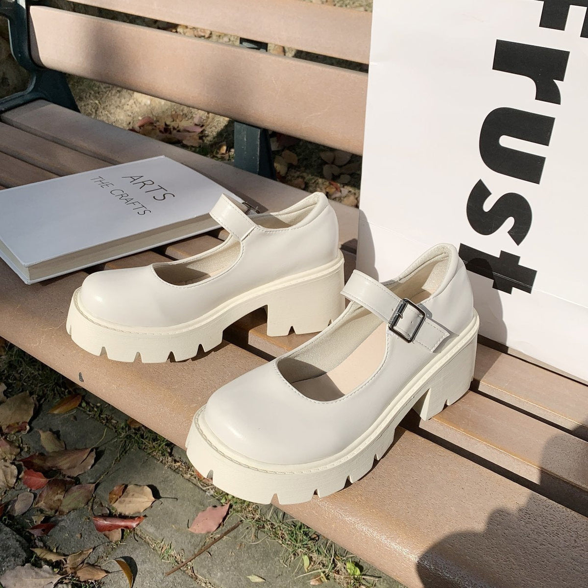 Escarpins plateforme Mary Jane grande taille pour femme Fiorelle — Chaussures rétro à talons épais pour un look JK et un confort optimal
