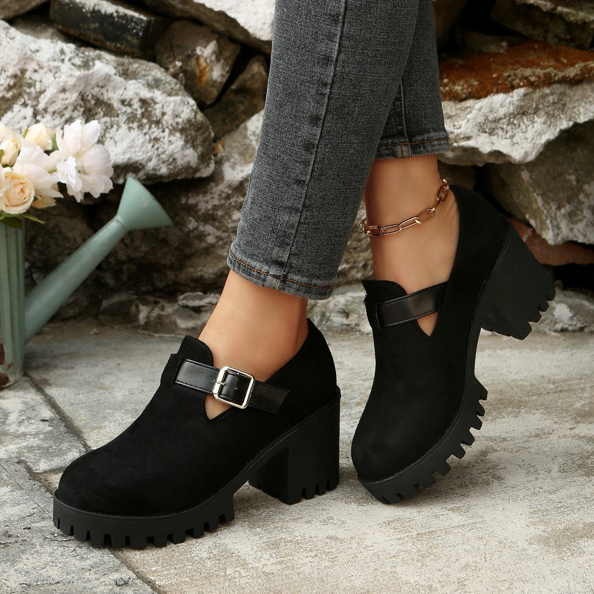 Fiorelle Damen Elevare Plateau-Pumps mit Schnalle und runder Zehenpartie – Modische Schuhe mit Blockabsatz (US 5–10)