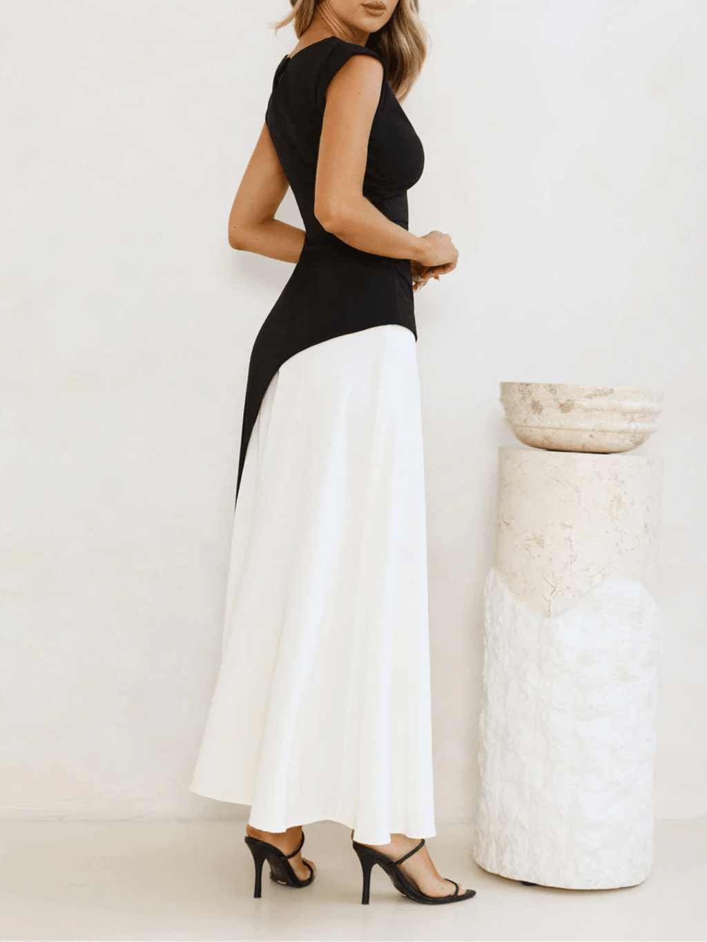 Elegant Sleeveless Maxi Dress with Diagonal Two-Tone Design - Alane