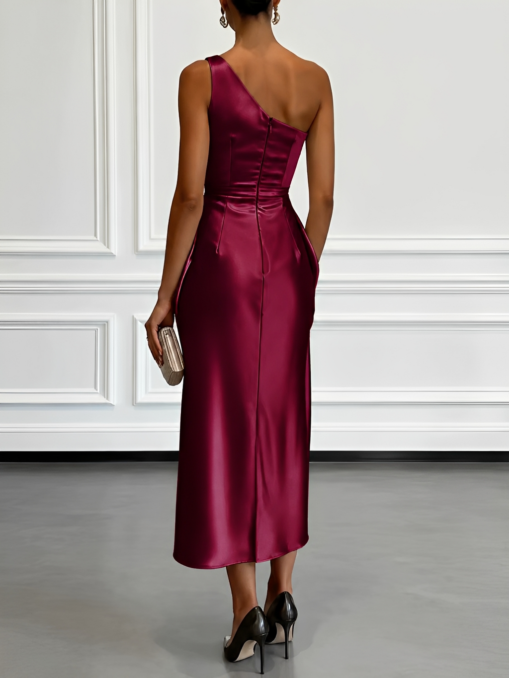 Figurbetontes Satin-Midikleid mit asymmetrischem Ausschnitt und eleganter Drapierung - Penelope