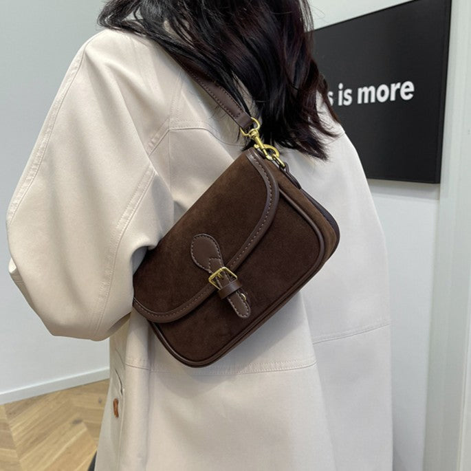 Fiorelle Damen-Satteltasche Luxe Sling Bag – Matte Vintage-Umhängetasche mit Signature-Schnalle & verstellbarem Tragegurt