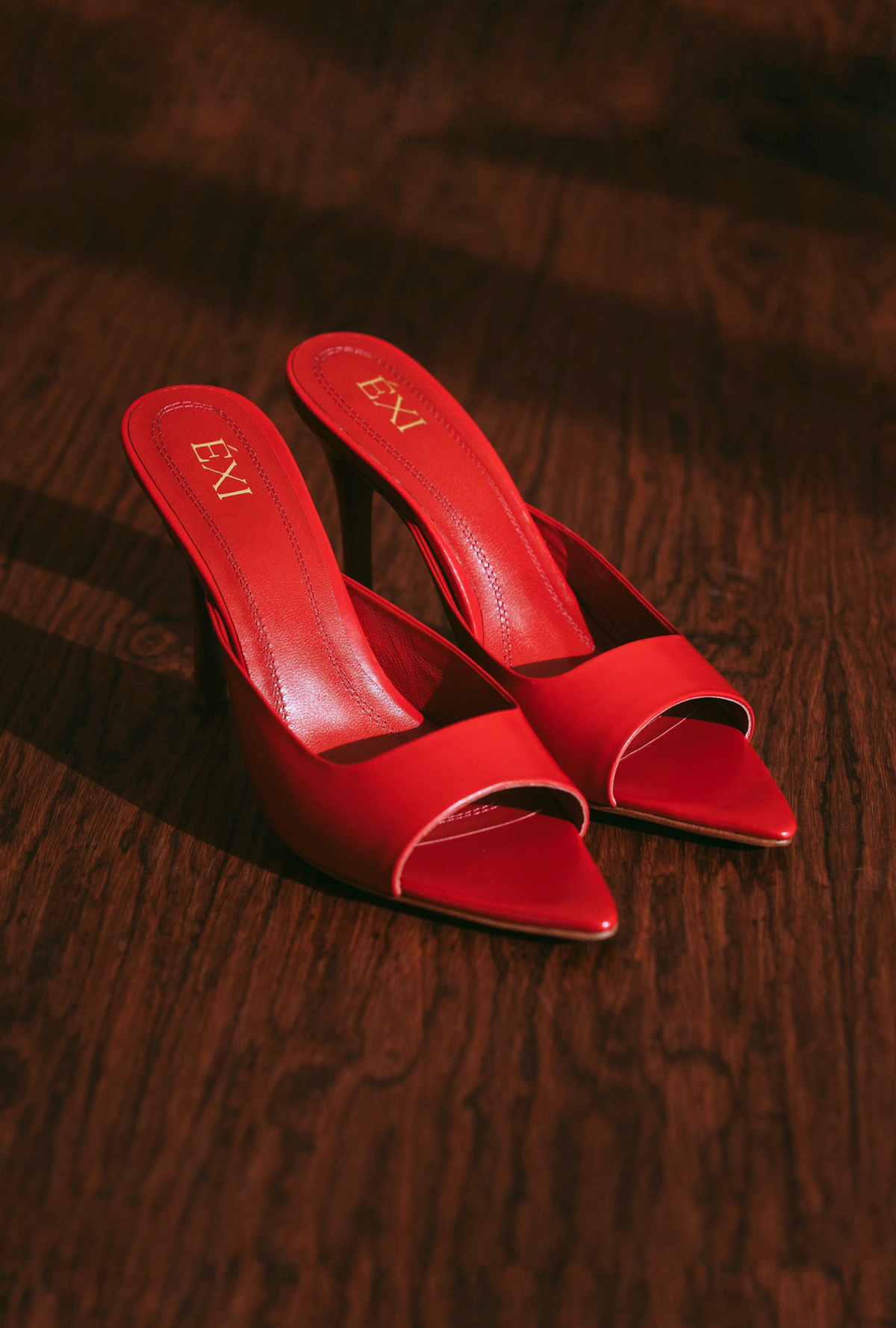 ÉXI-ELLA MULE RED