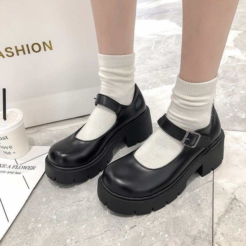 Escarpins plateforme Mary Jane grande taille pour femme Fiorelle — Chaussures rétro à talons épais pour un look JK et un confort optimal