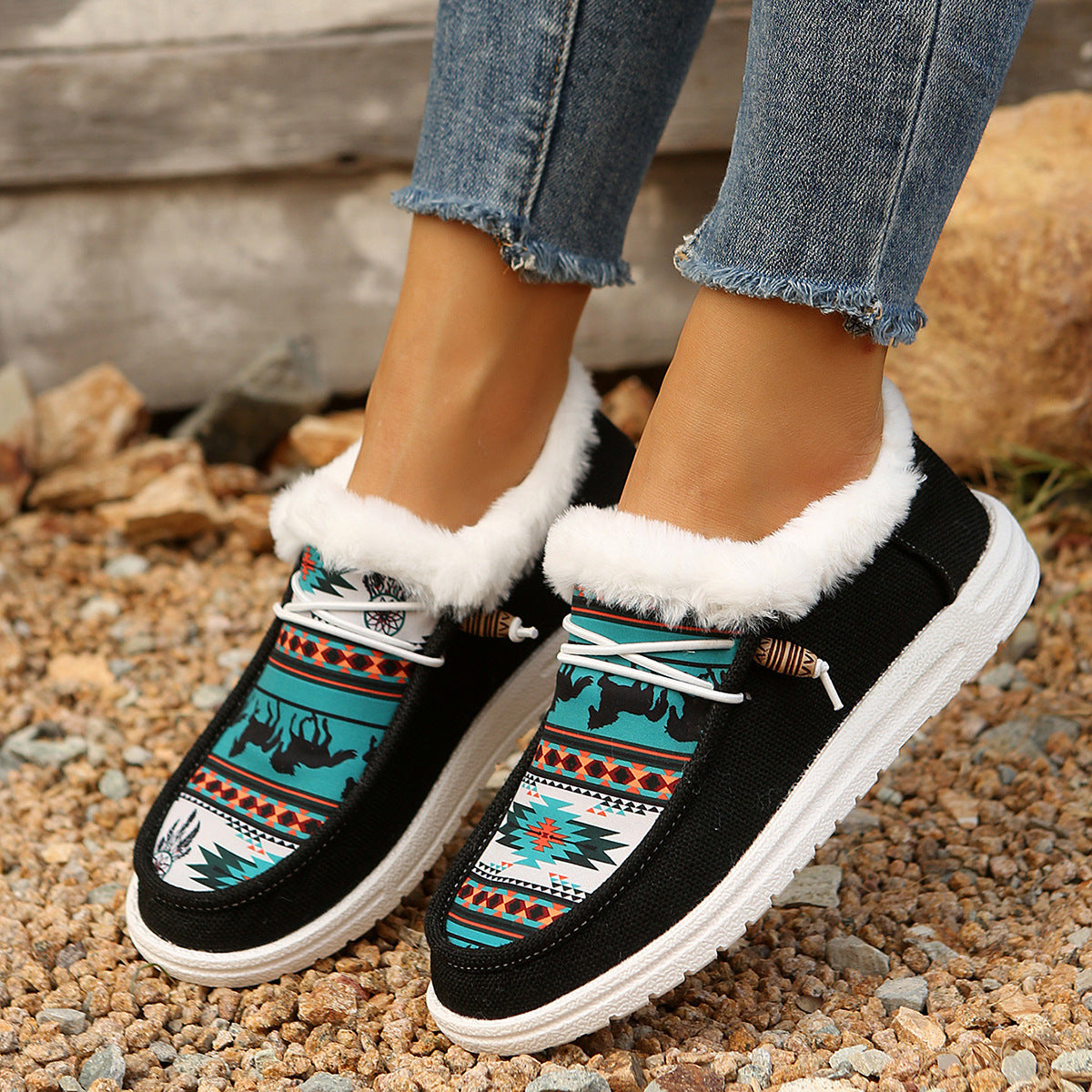 Bottes plates en peluche folklore pour femmes Fiorelle - Bottes de neige d'hiver à lacets avec imprimé ethnique et doublure en polaire confortable - US (5-10,5)