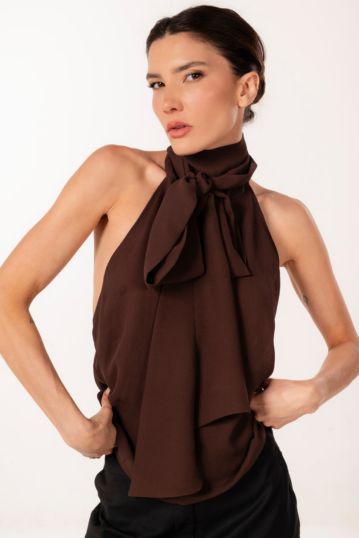 ÉXI-MIA BROWN SILK HALTER TOP