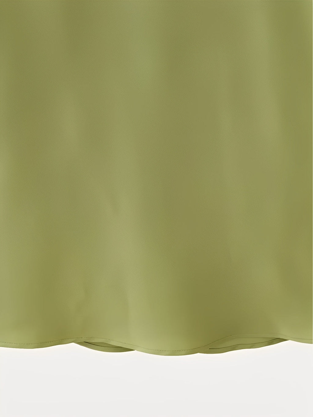 Maxikleid aus Satin mit Neckholder-Ausschnitt, seitlichem Cape und offenem Rücken – Serena