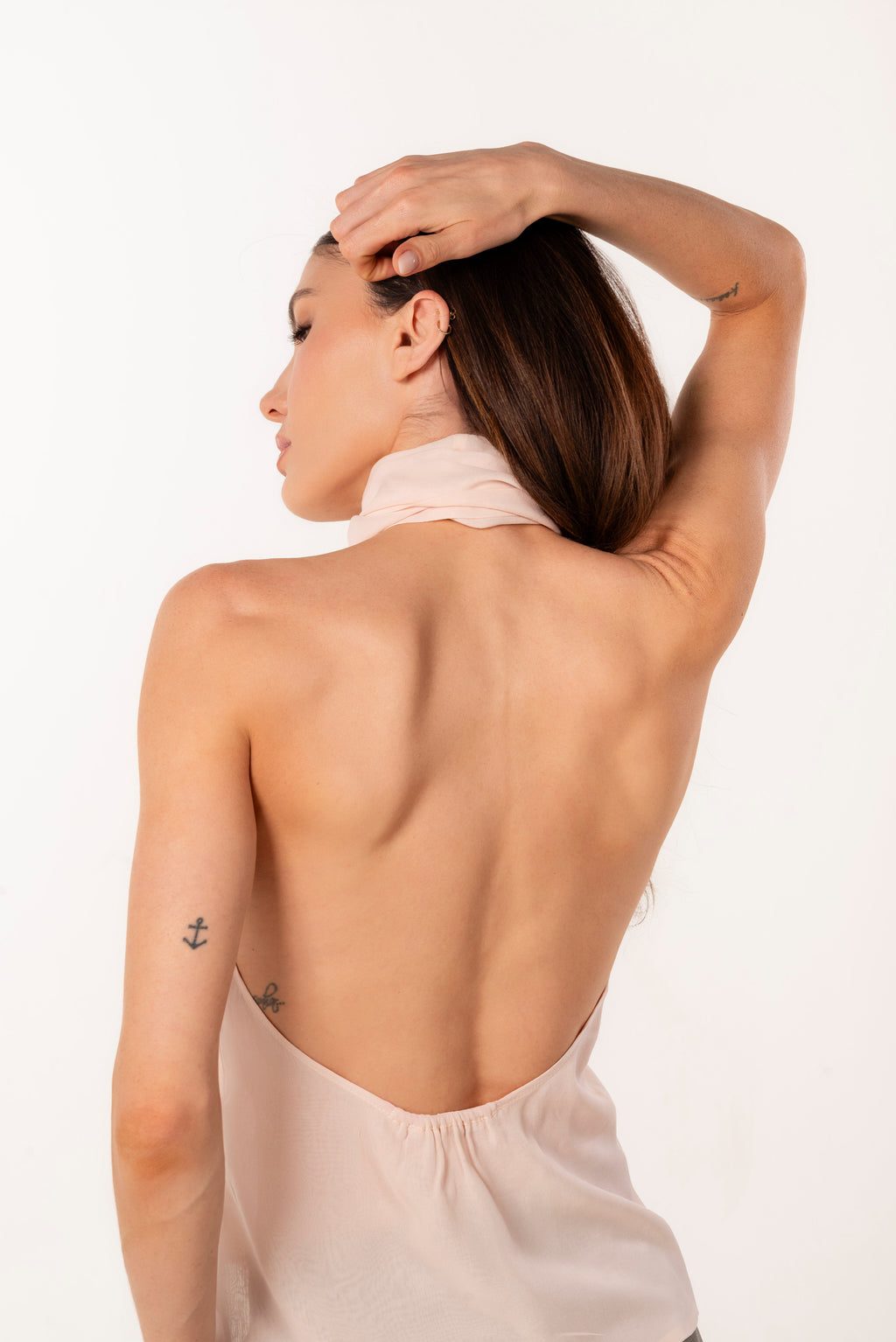 ÉXI-MIA HALTER-TOP AUS HELLROSA SEIDE