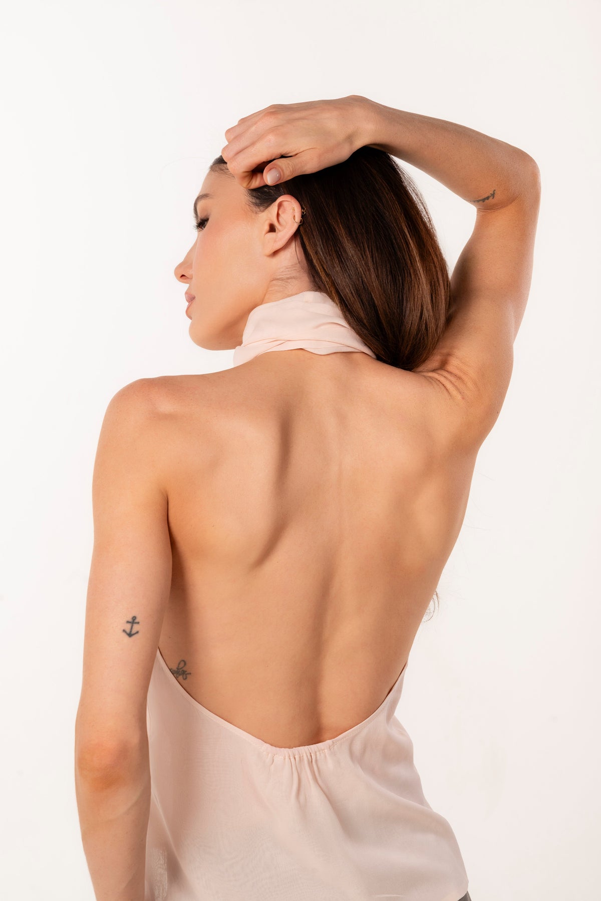 ÉXI-MIA HALTER-TOP AUS HELLROSA SEIDE