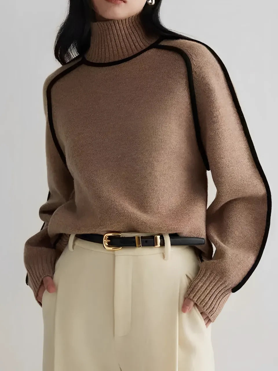 Gerippter Pullover mit Stehkragen und erhabenen 3D-Streifen - Natalie