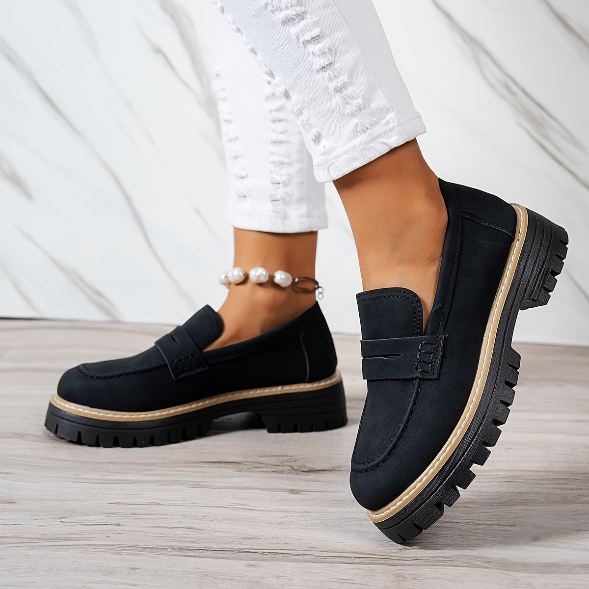 Mocassins rétro décontractés en suédine à plateforme et talon épais pour femme Fiorelle (grandes tailles)