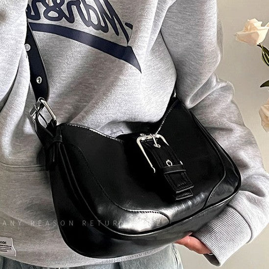 Fiorelle Damen Luna Satteltasche – Retro-Chic Umhängetasche | Y2K Minimalistische Handtasche